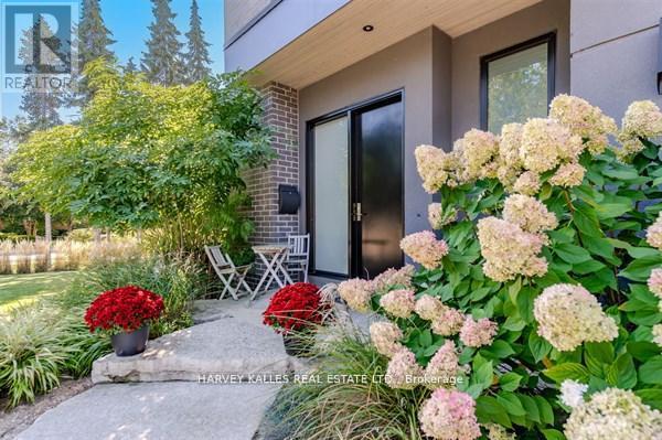 3279 LAKESHORE ROAD - 2