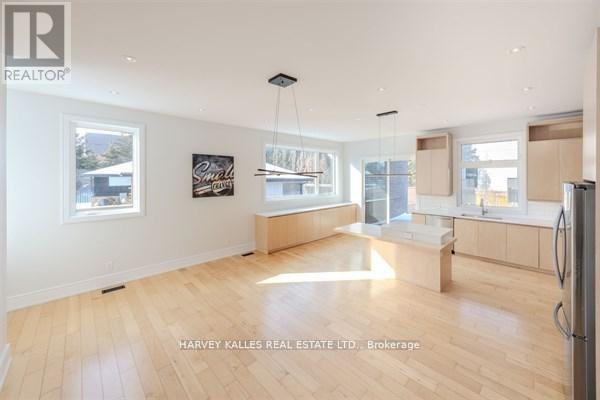 3279 LAKESHORE ROAD - 21