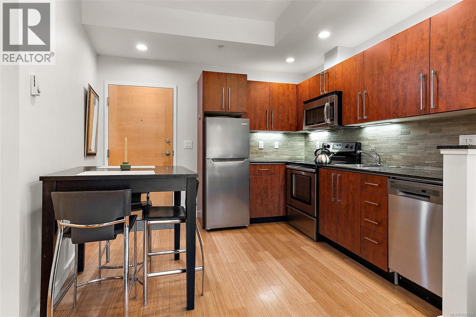 #414 611 BROOKSIDE RD - 7