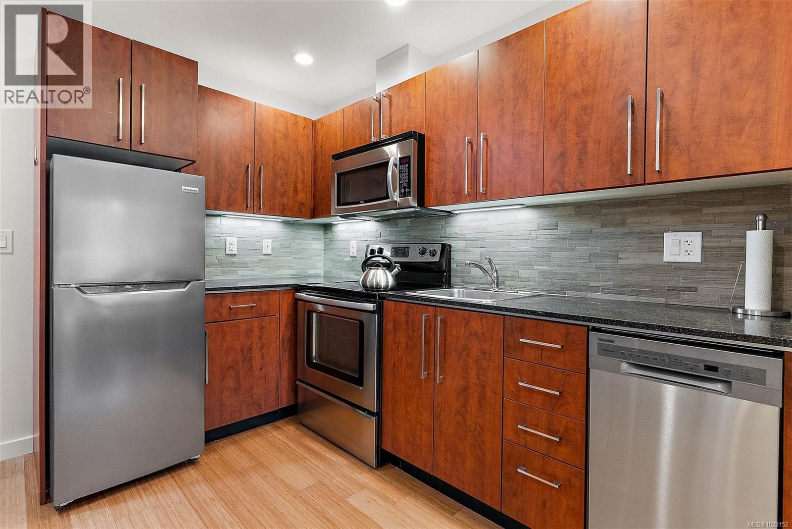 #414 611 BROOKSIDE RD - 9