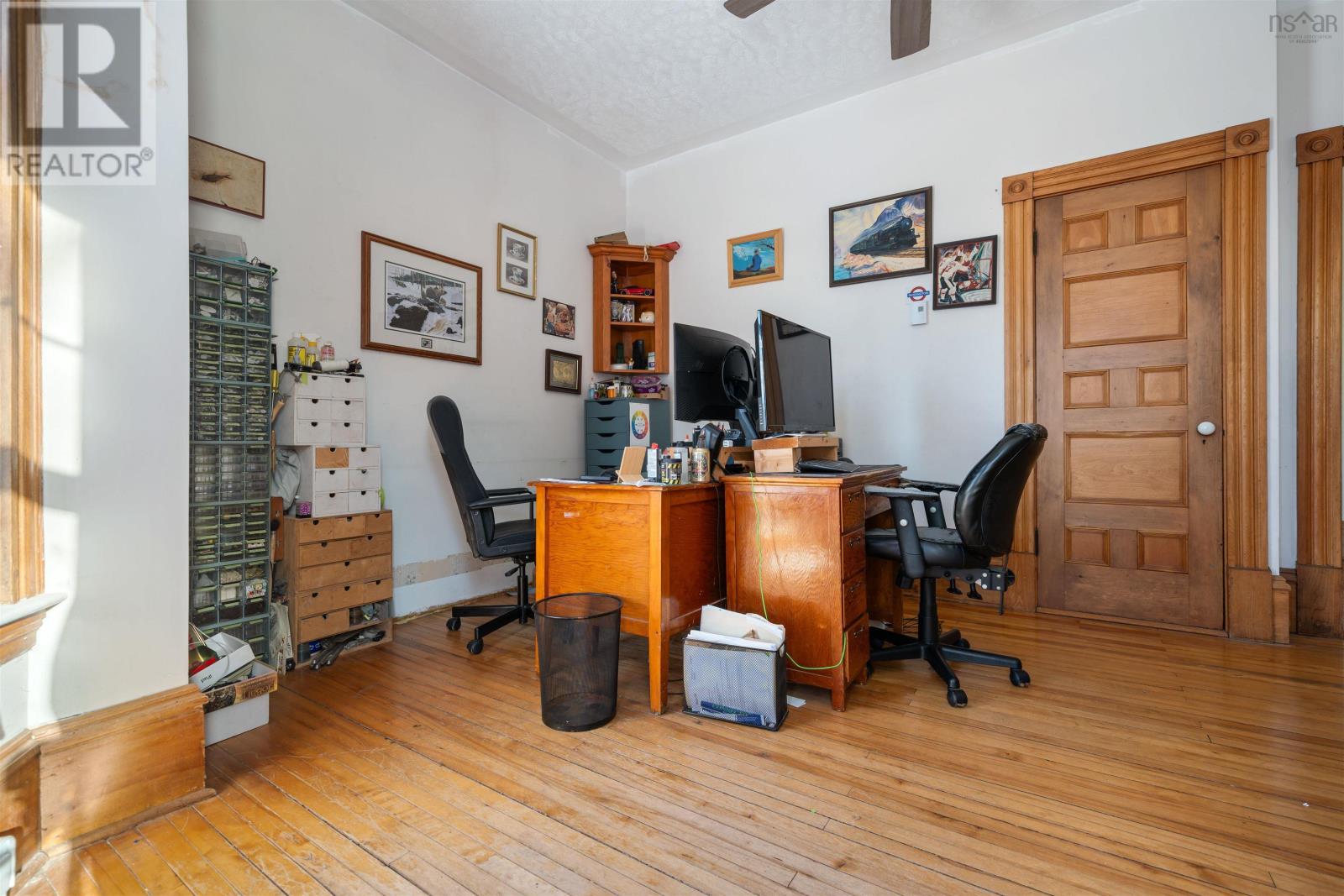 Property 21 of 50 of 251 Victoria Street E