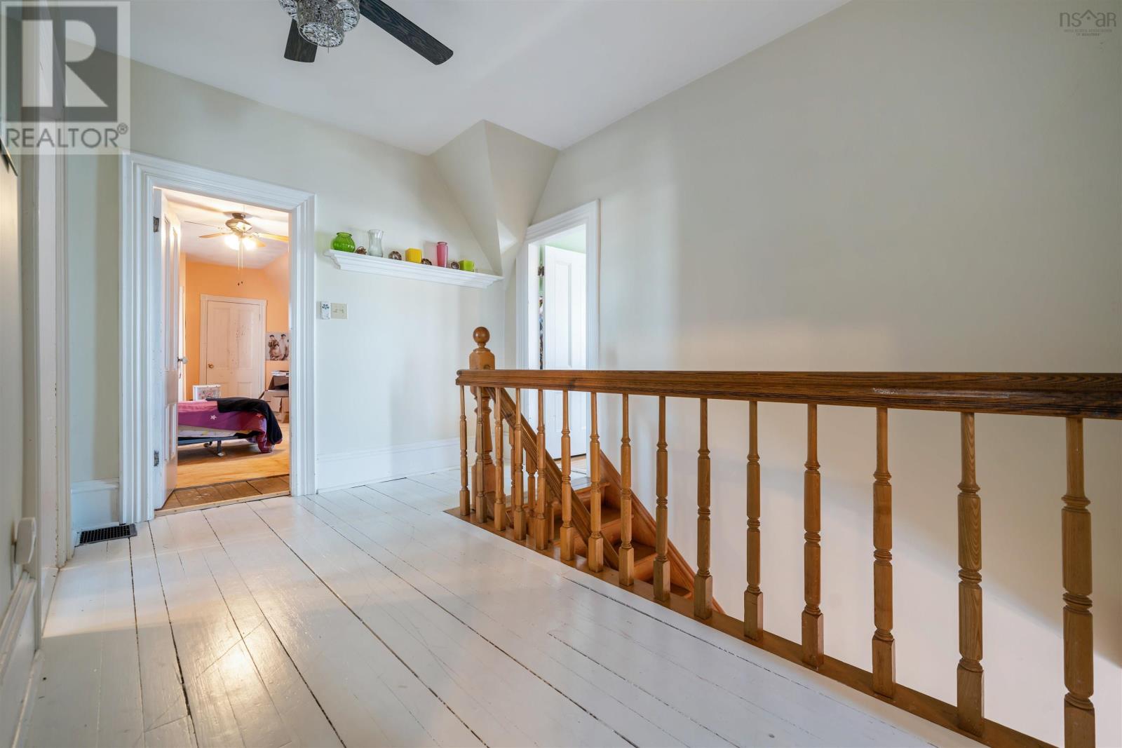 Property 32 of 50 of 251 Victoria Street E