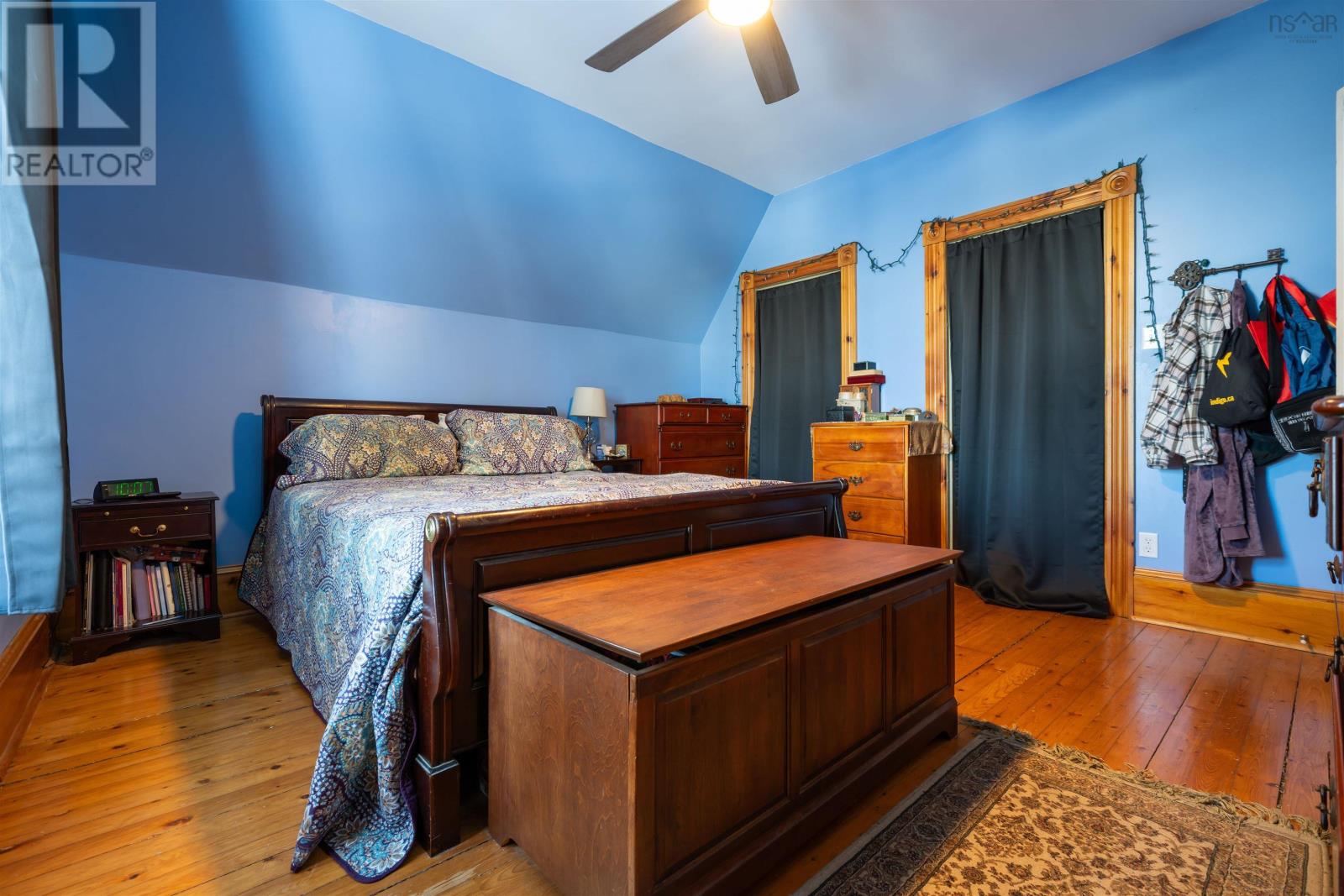 Property 42 of 50 of 251 Victoria Street E