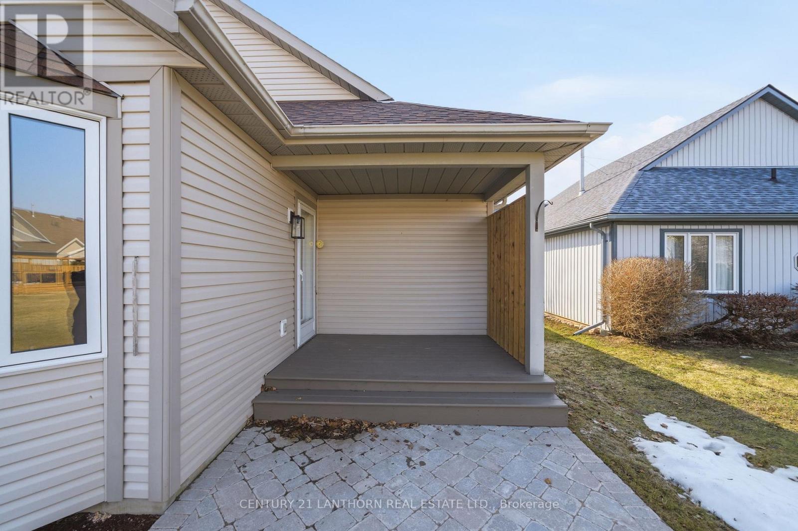 13 NESBITT DRIVE — photo 47