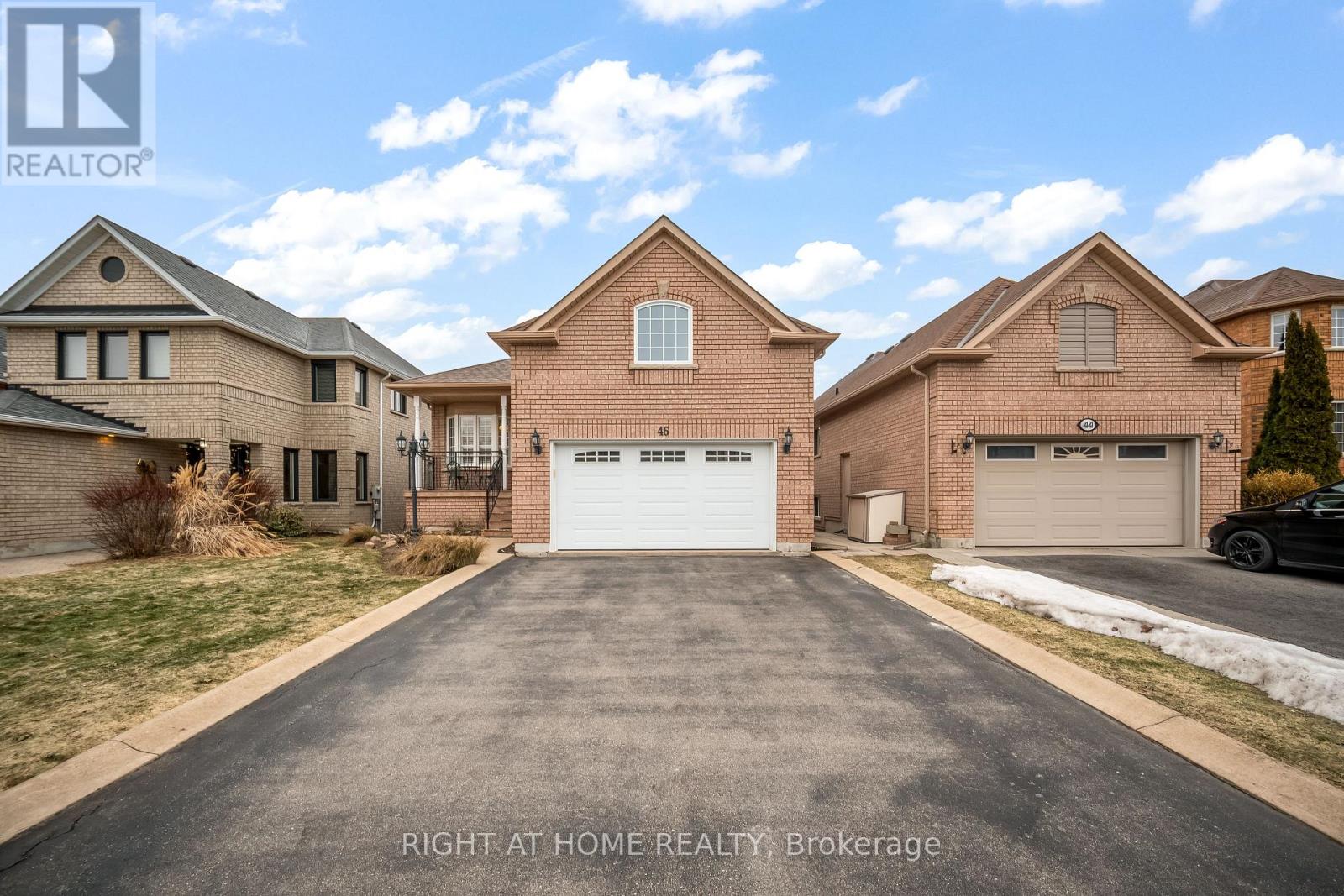 46 WOODHAVEN CRESCENT - 3