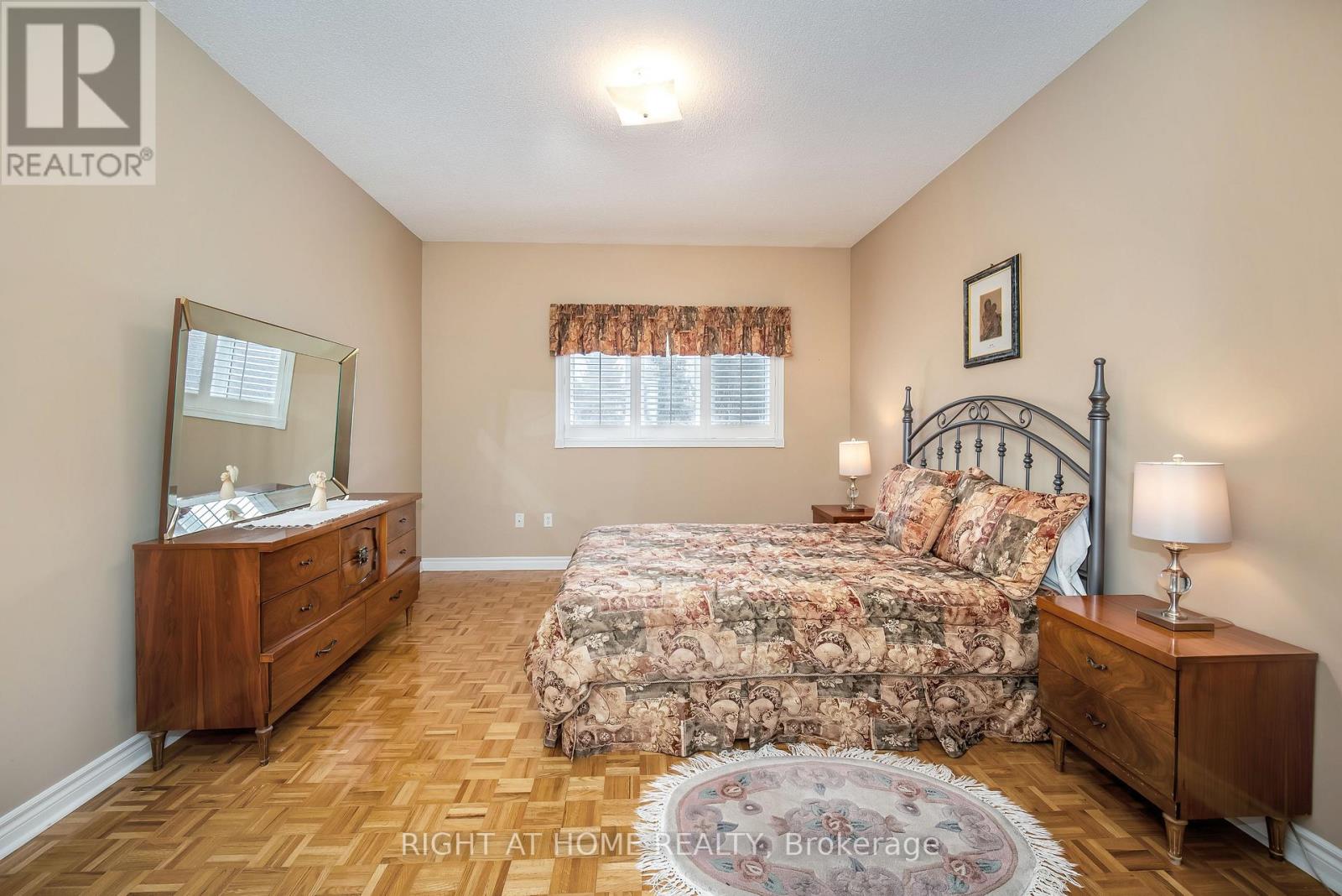 46 WOODHAVEN CRESCENT - 33