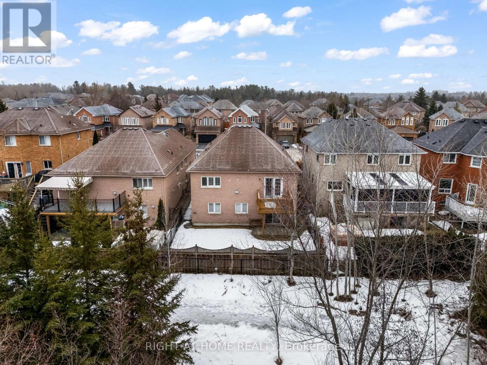 46 WOODHAVEN CRESCENT - 46