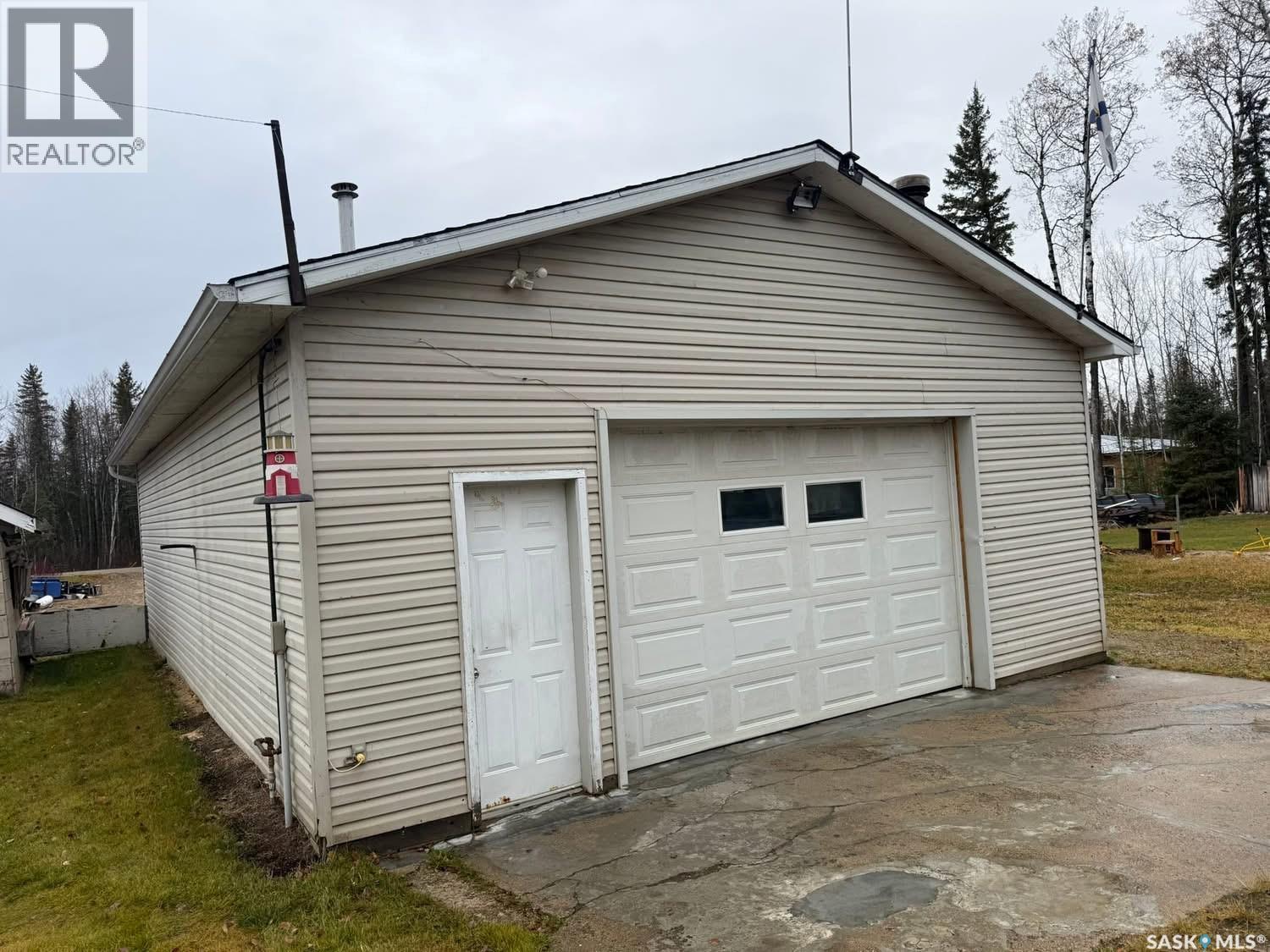 711 WASKOS DRIVE - 10