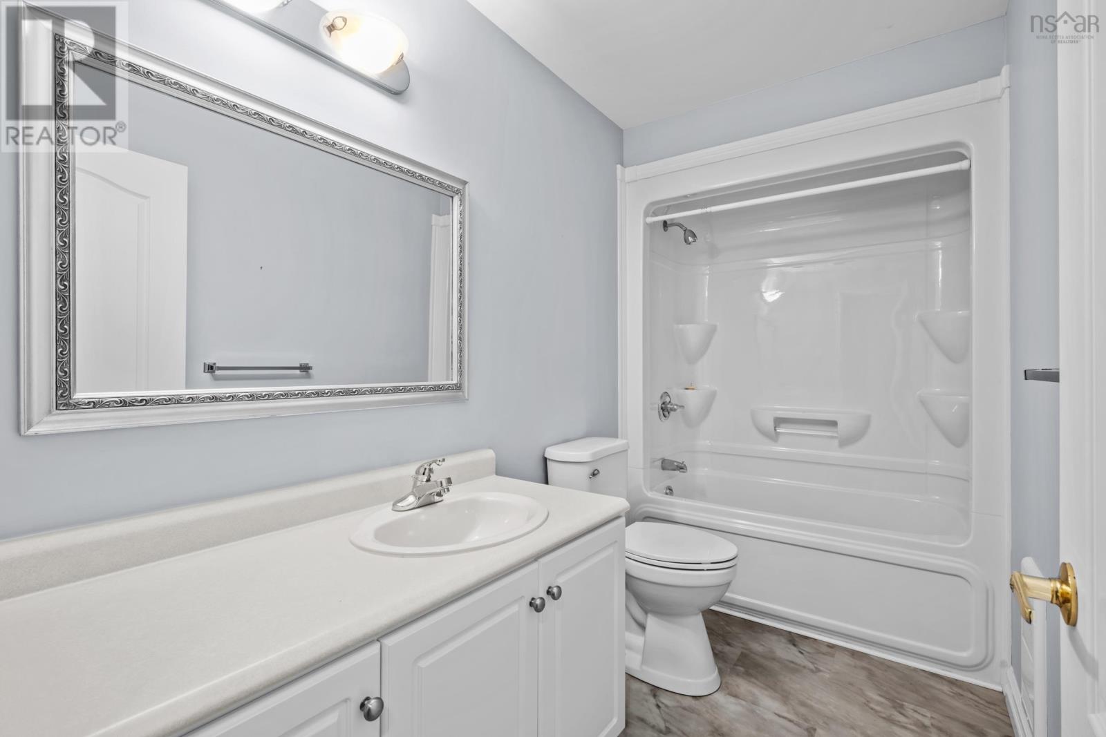 Property 31 of 42 of 101 52 Whitehall Crescent