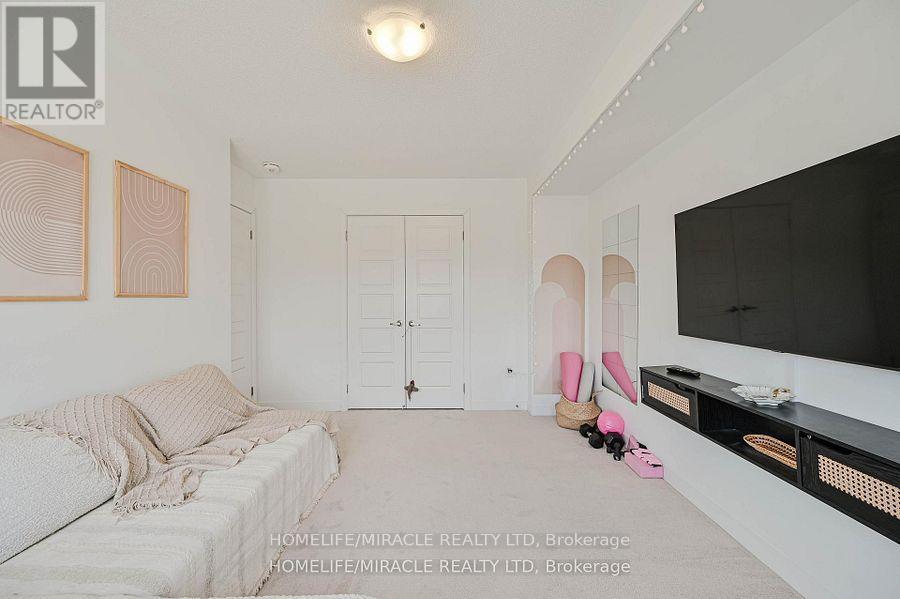 17 SELFRIDGE WAY - 22