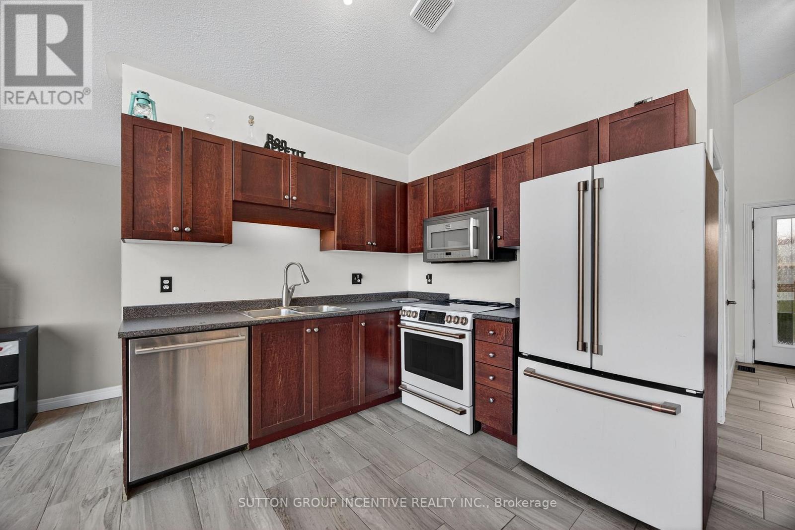 211 MOON POINT DRIVE - 13