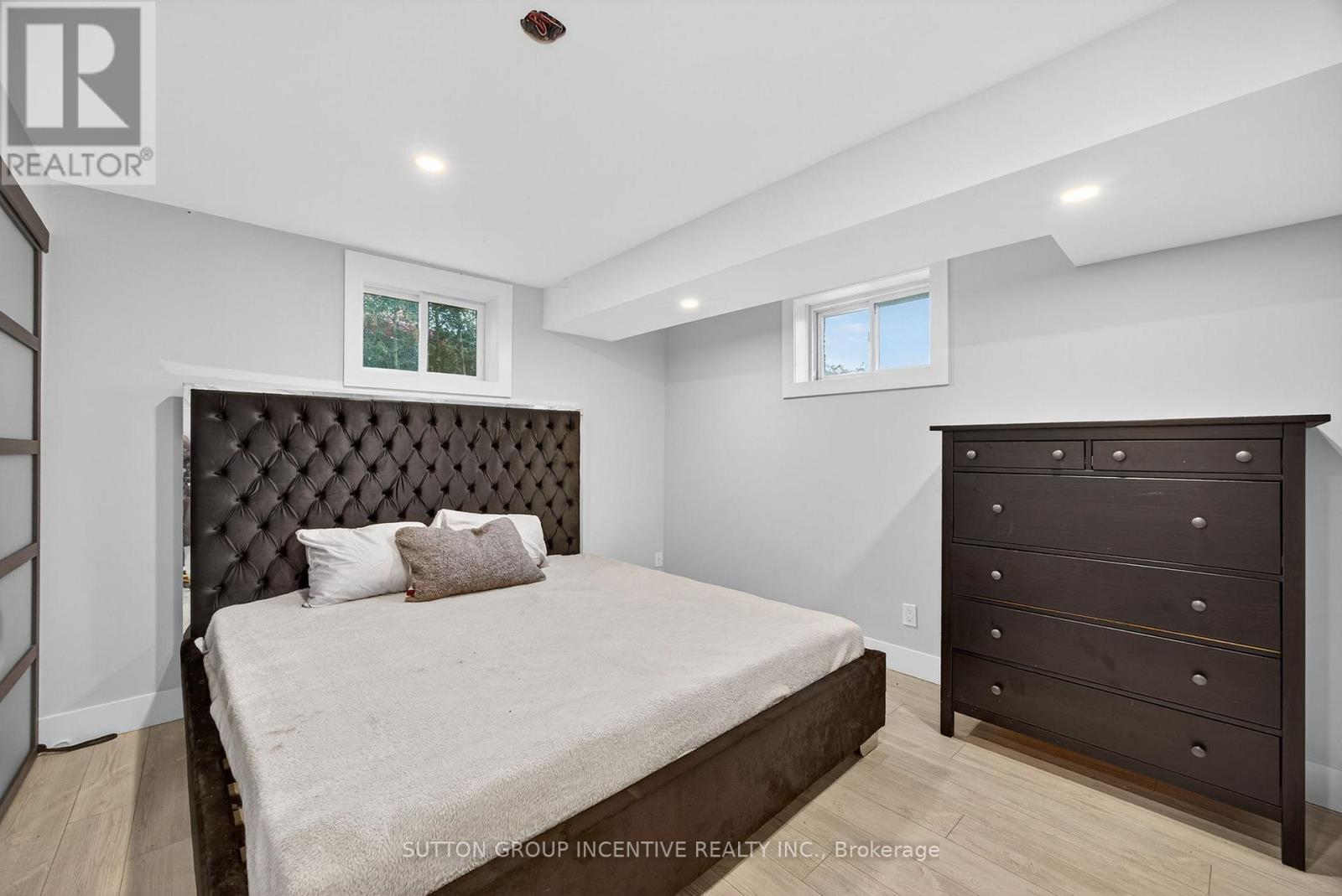 211 MOON POINT DRIVE - 22