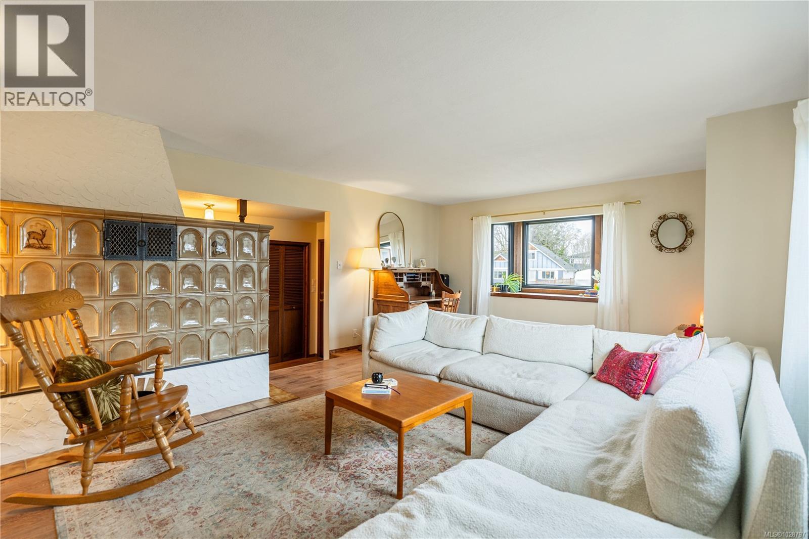 891 LAVENDER AVE - Image 2