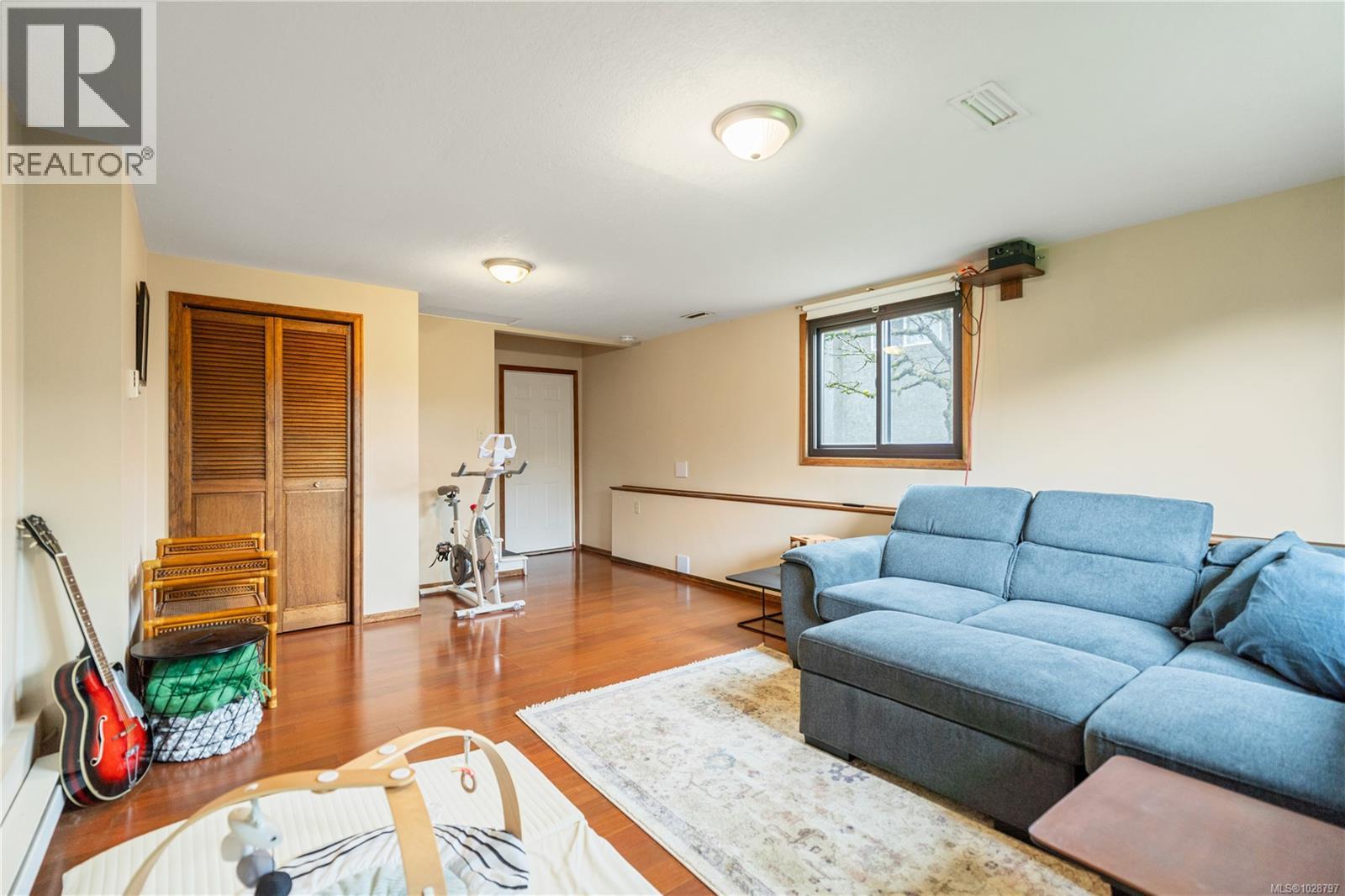 891 LAVENDER AVE - 23