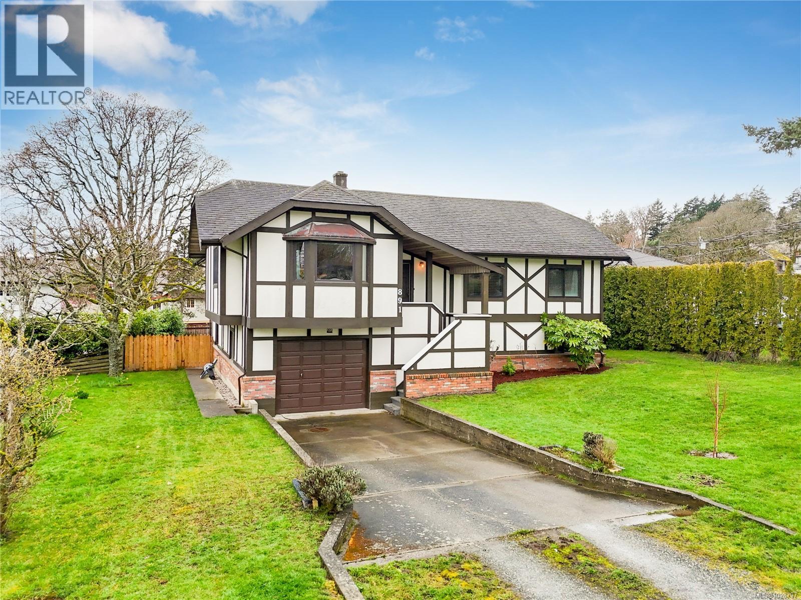 891 LAVENDER AVE - 35