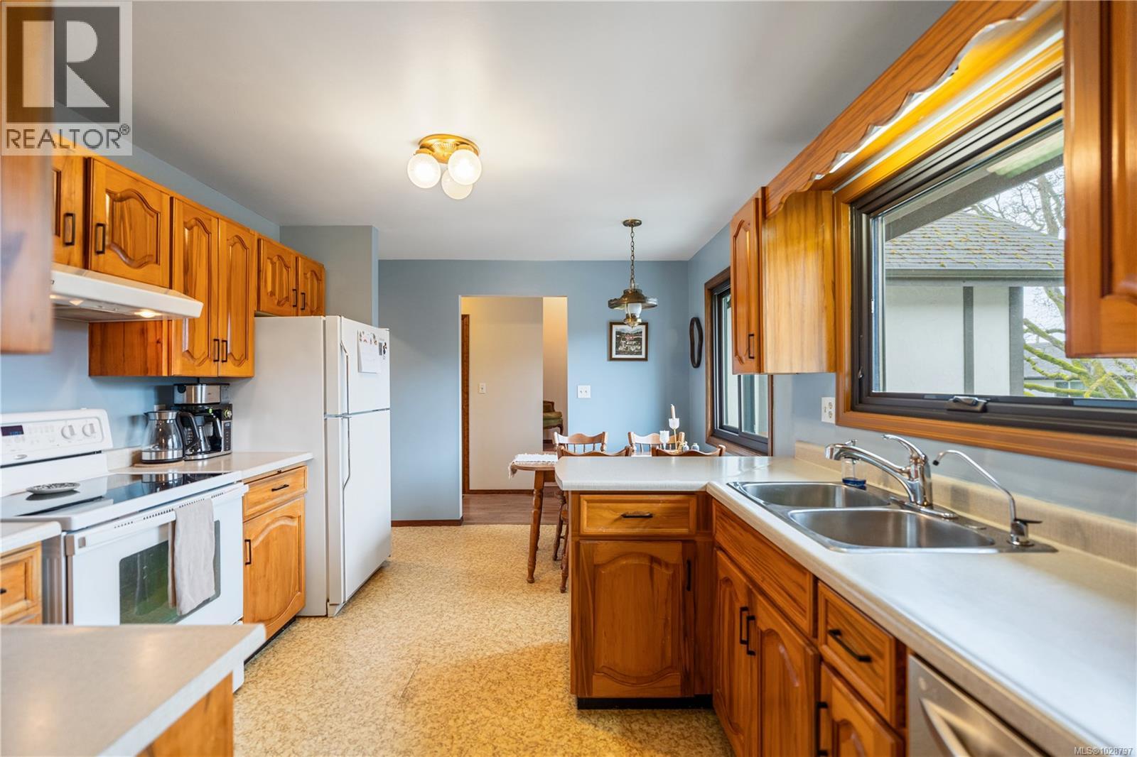 891 LAVENDER AVE - 8