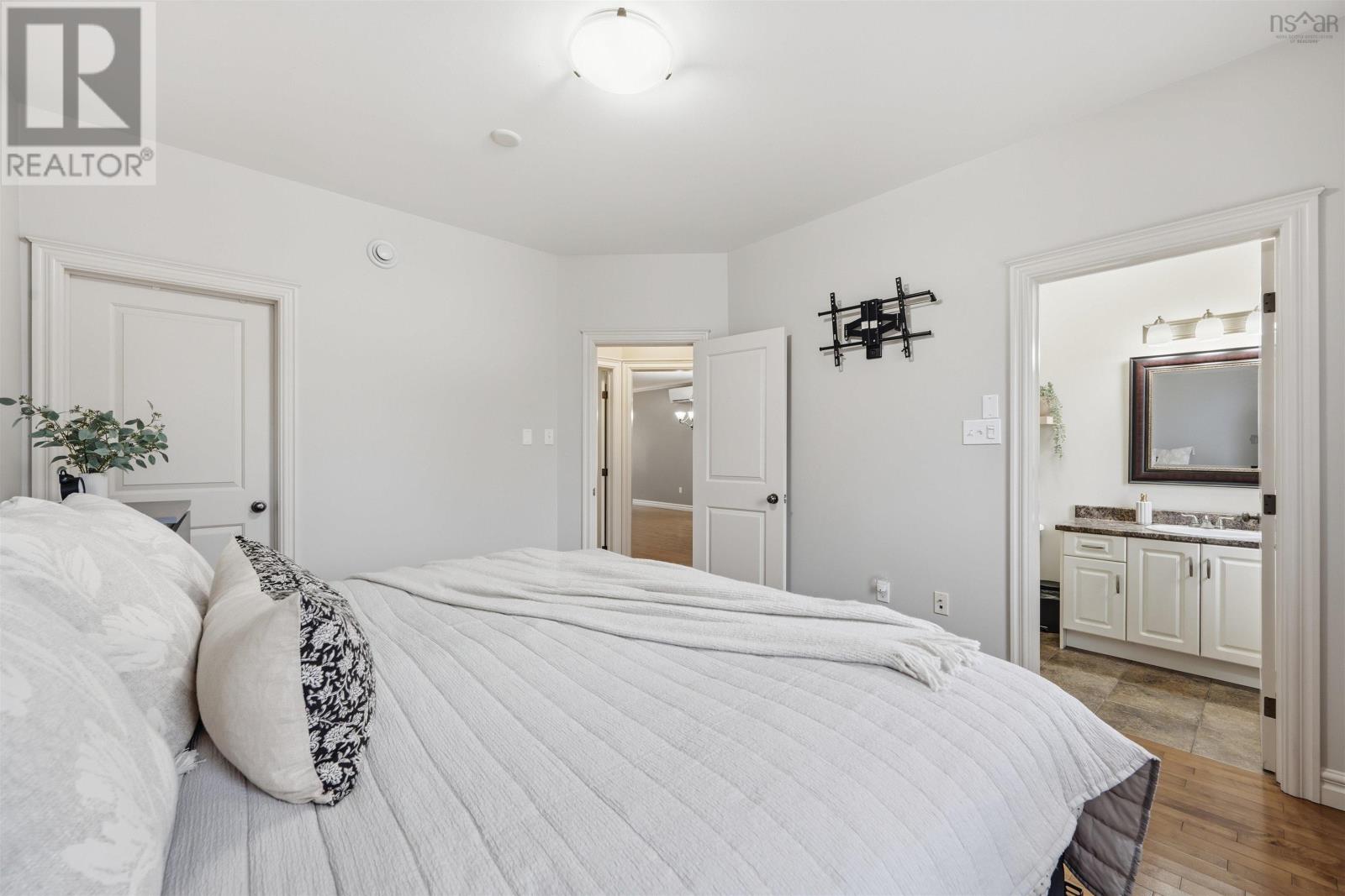 Property 21 of 49 of 11 Stockton Ridge