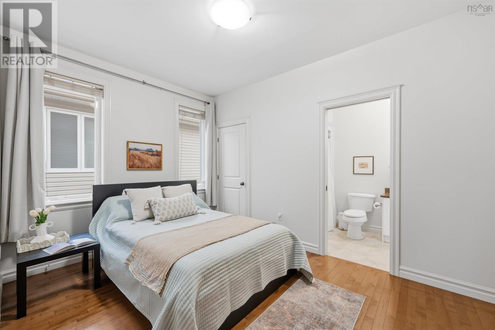 Property 24 of 49 of 11 Stockton Ridge