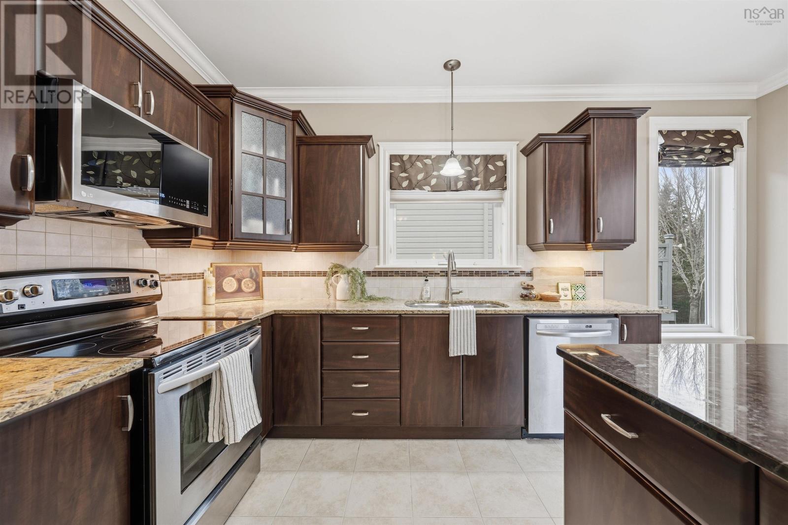 Property 18 of 49 of 11 Stockton Ridge