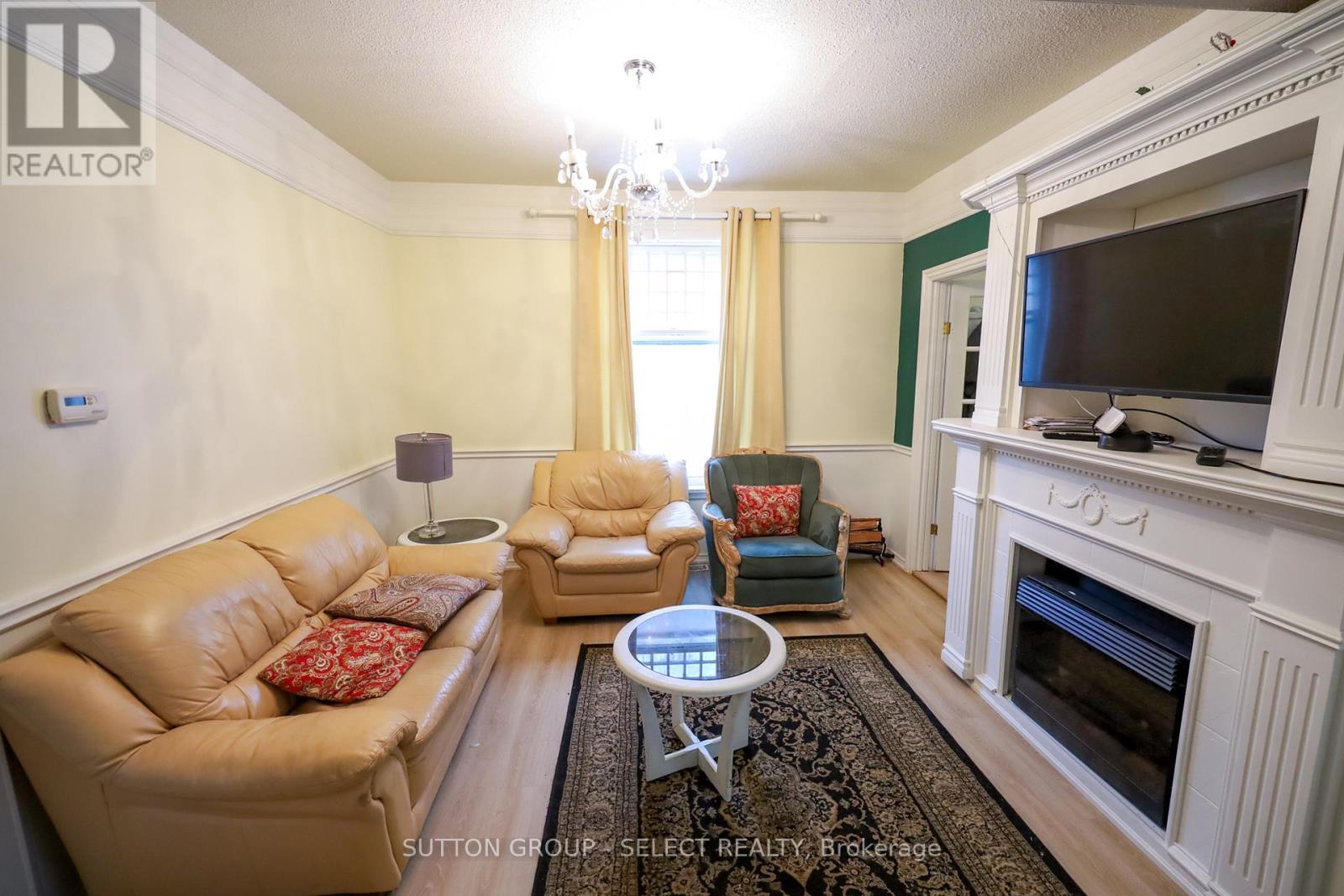 552 ADELAIDE STREET N - 11