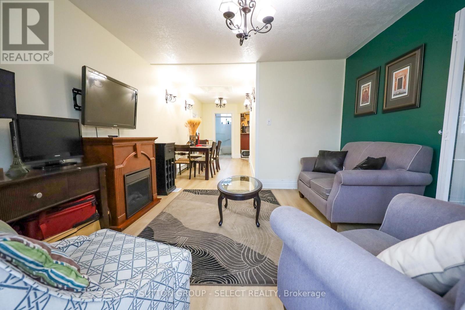 552 ADELAIDE STREET N - 31