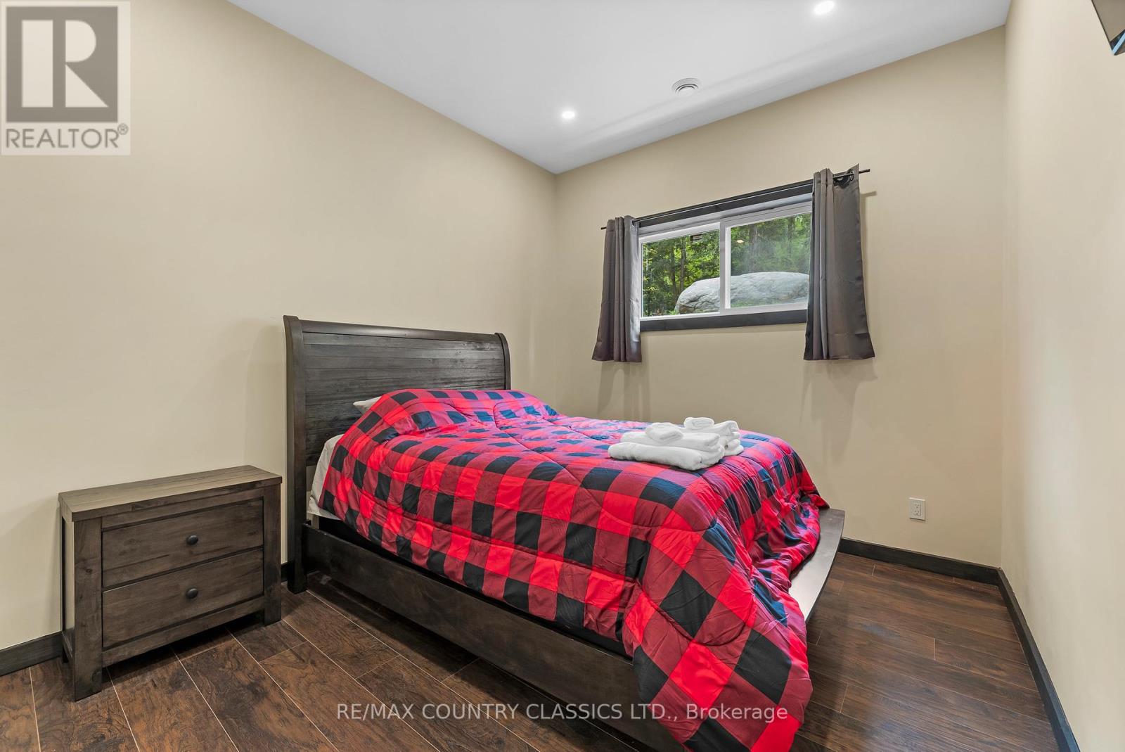 511 BRETHOUR ROAD — photo 43