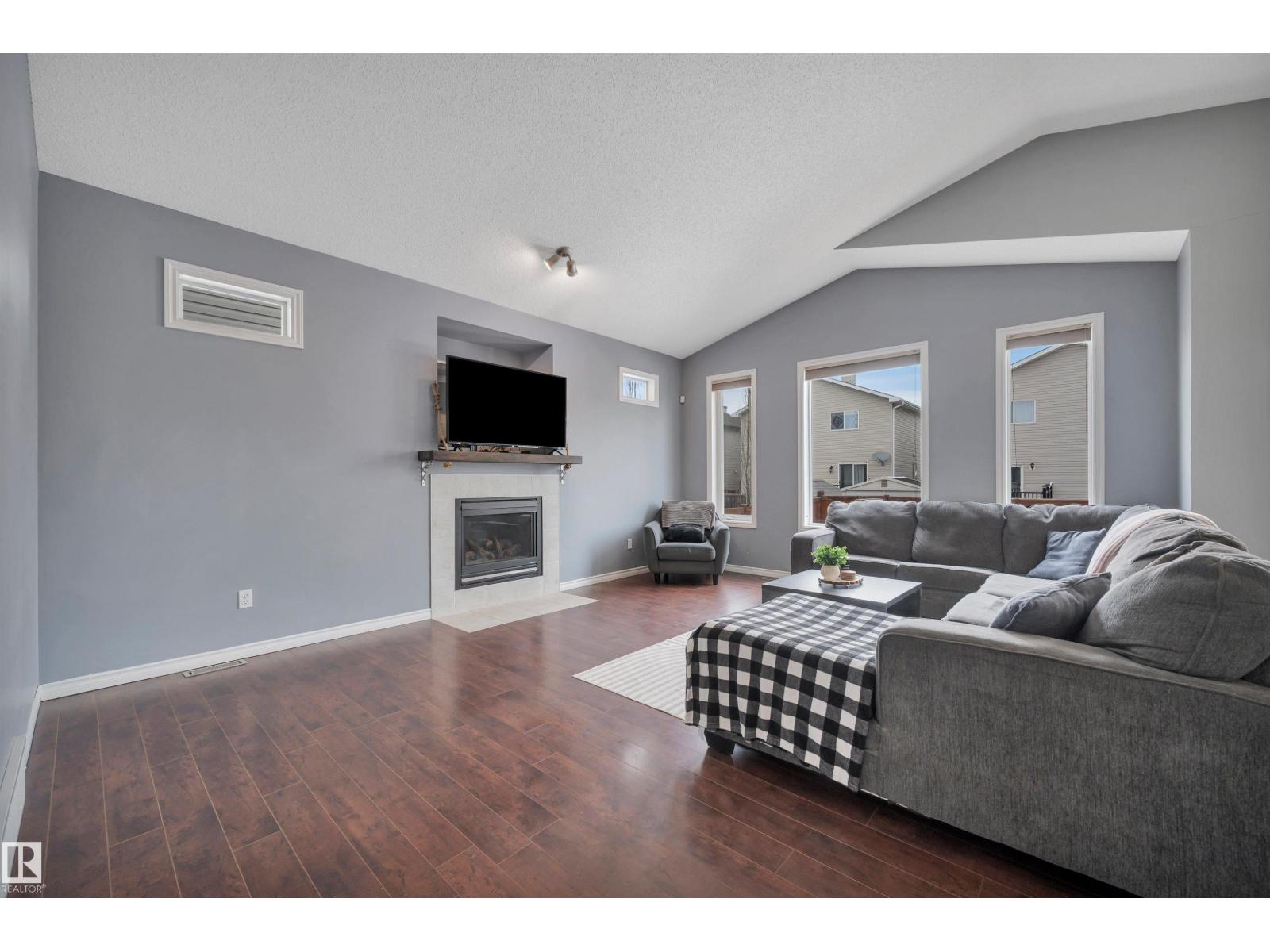 62 DOUGLAS CR, Leduc