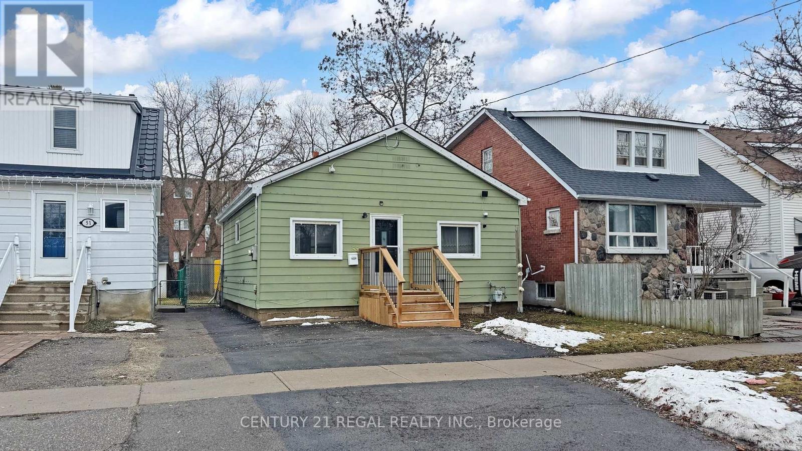 55 MONTRAVE AVENUE - 1