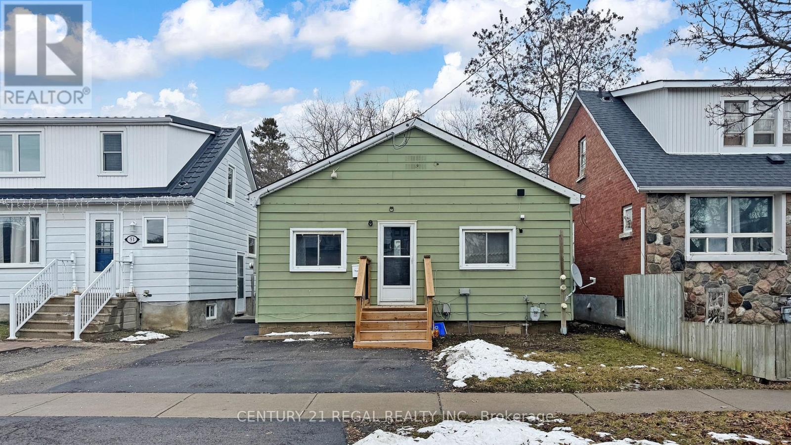 55 MONTRAVE AVENUE - 10