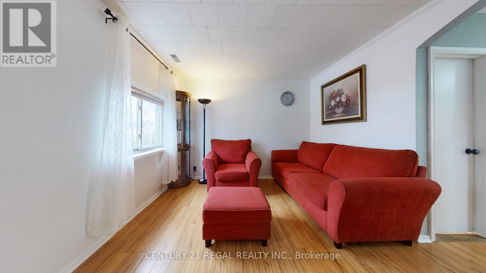 55 MONTRAVE AVENUE - 13