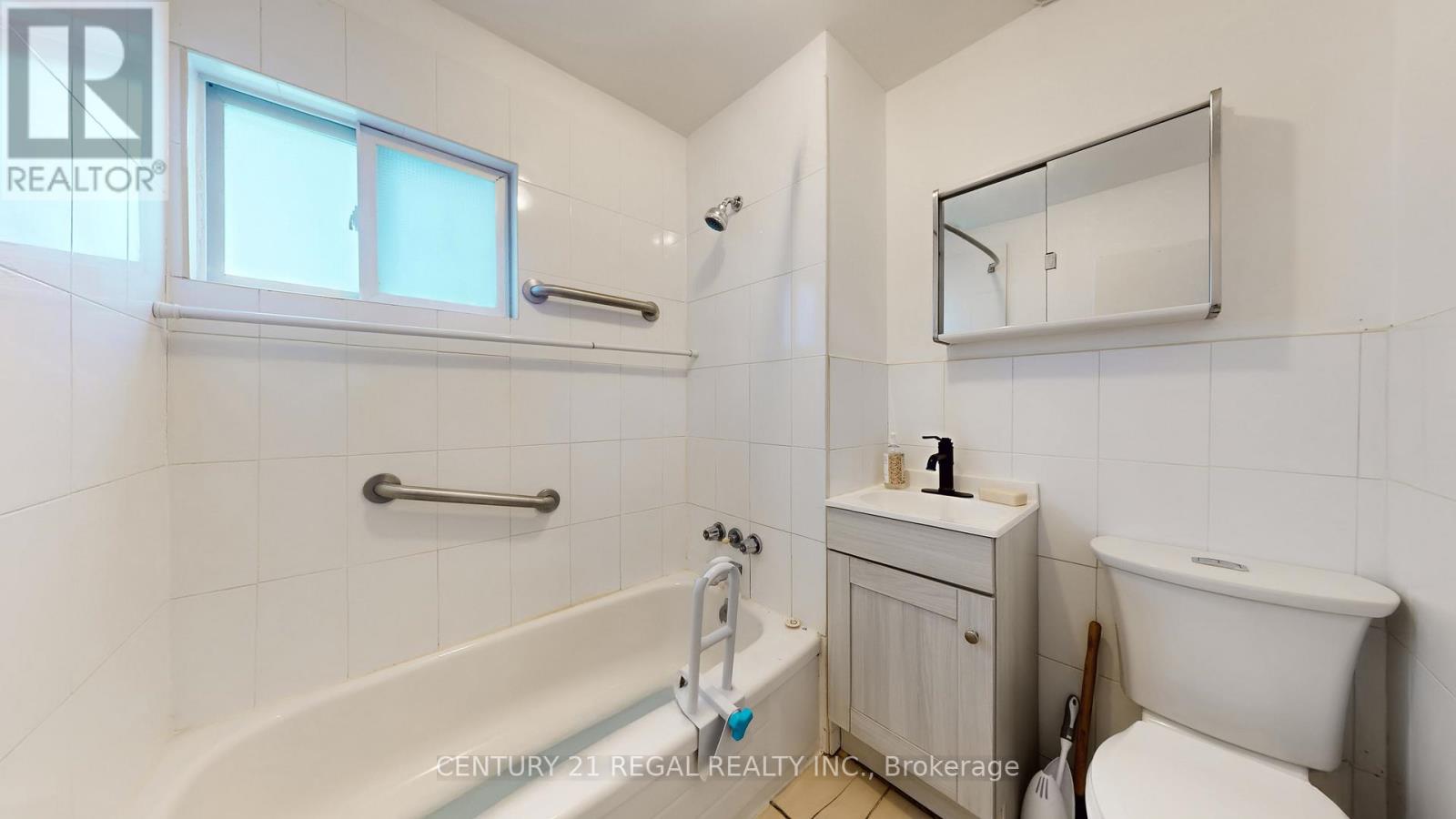 55 MONTRAVE AVENUE - 19
