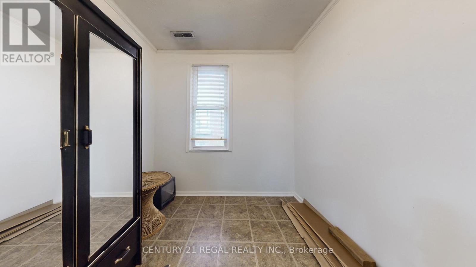 55 MONTRAVE AVENUE - 20