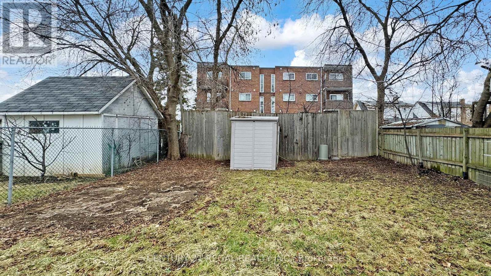 55 MONTRAVE AVENUE - 4