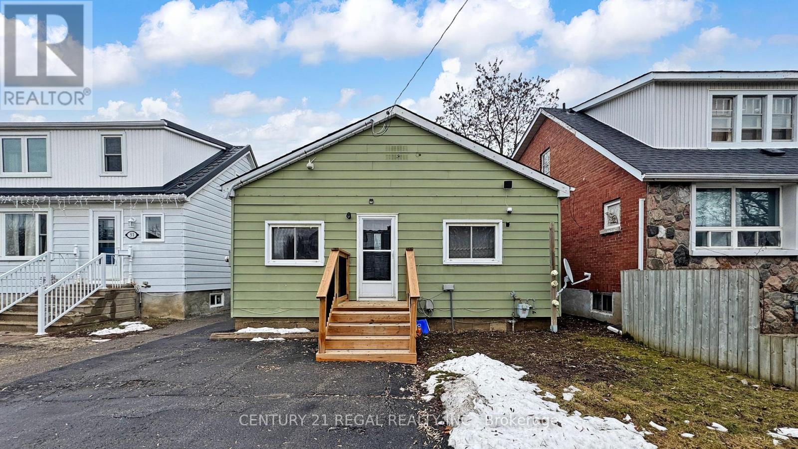 55 MONTRAVE AVENUE - 8