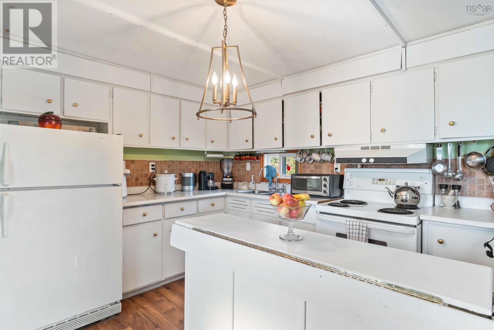 Property 15 of 50 of 3199 Brooklyn Street