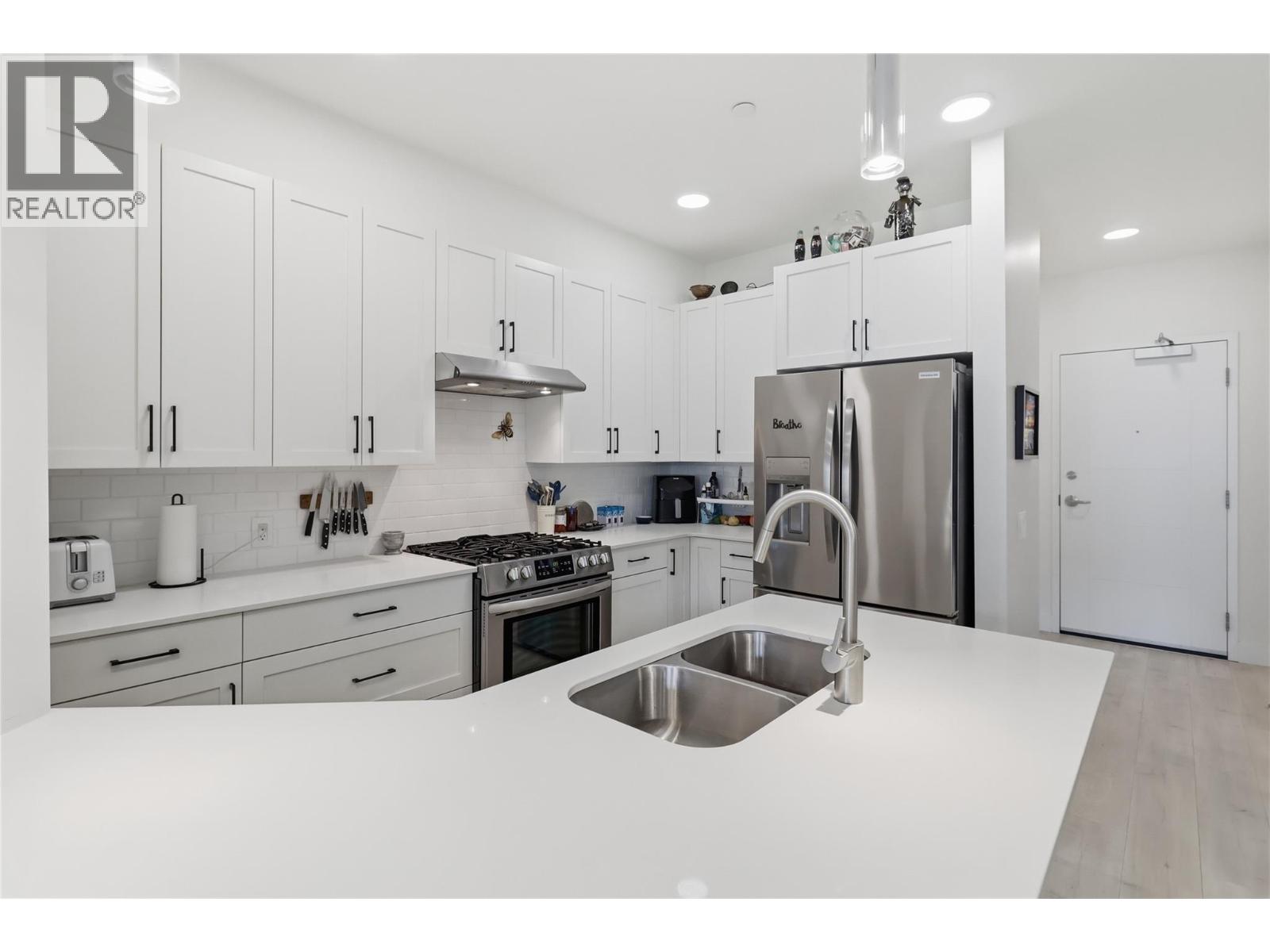 651 DUNES Drive Unit# 209, Kamloops