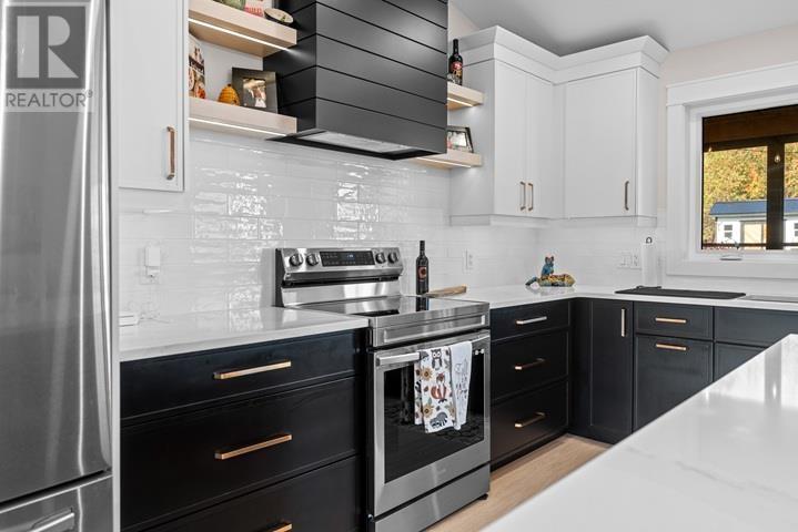 442 MACKENZIE DRIVE - 16