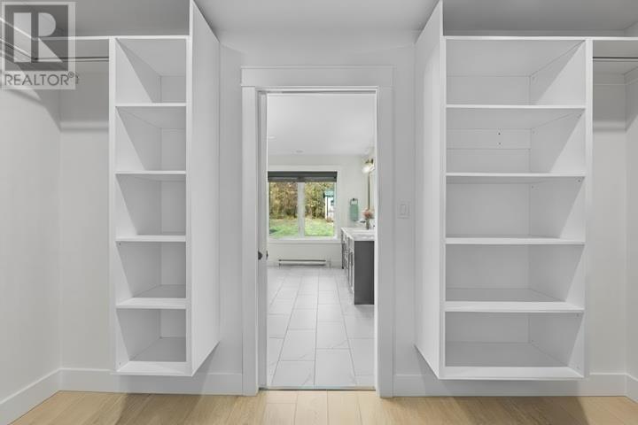 442 MACKENZIE DRIVE - 33