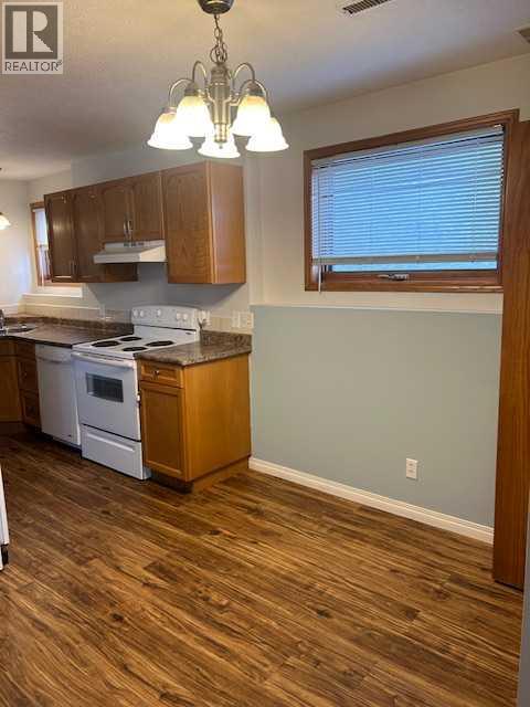 3313 50 Avenue, Sylvan Lake