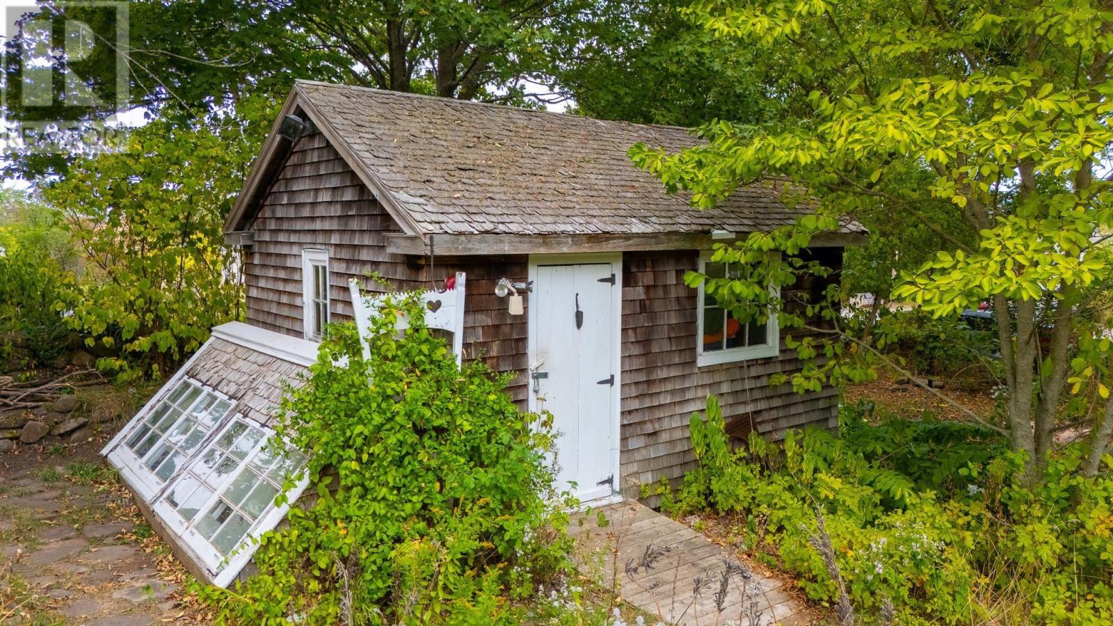 Property 41 of 47 of 654 Main Street