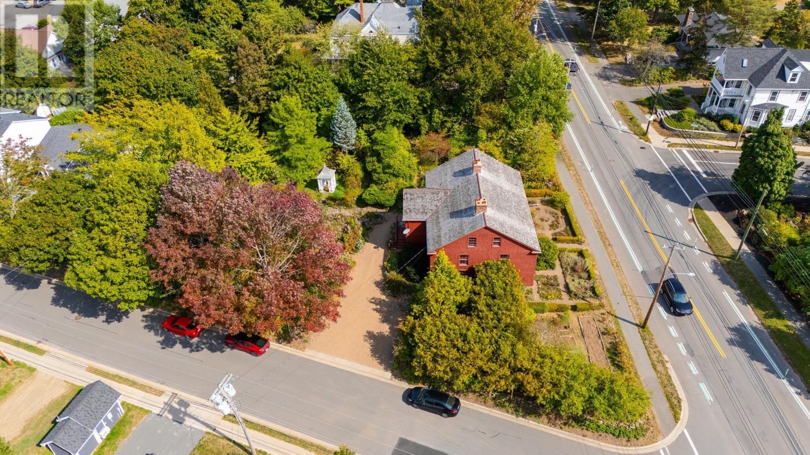 Property 44 of 47 of 654 Main Street