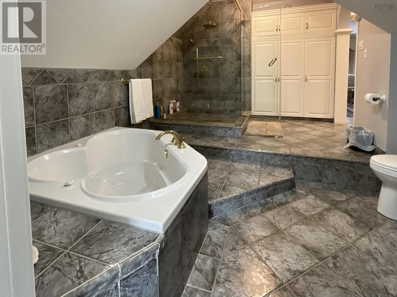 82 Tower Road - 27