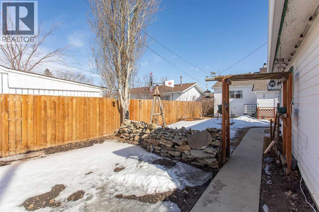 4731 48 Avenue, Lacombe