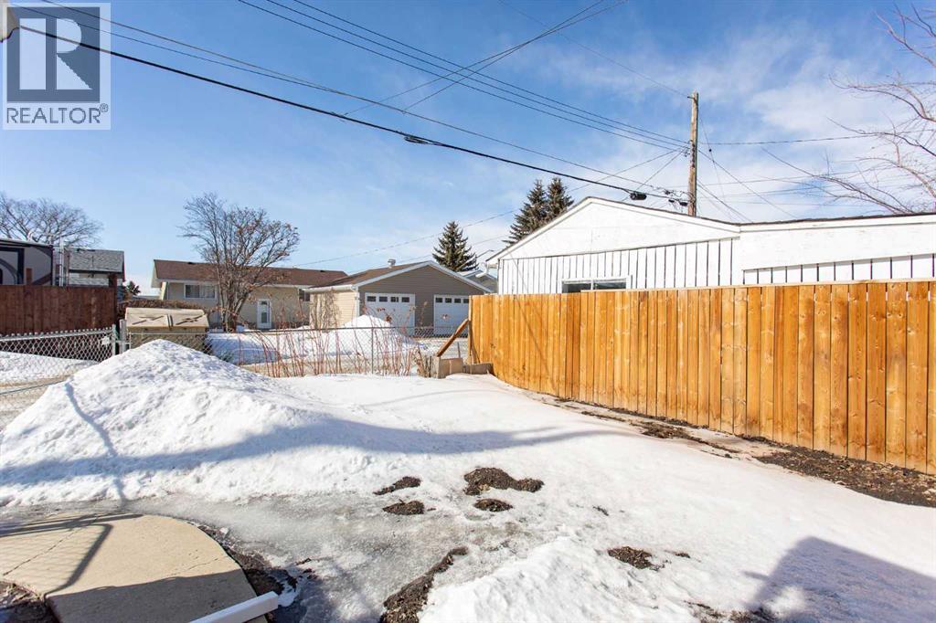 4731 48 Avenue, Lacombe