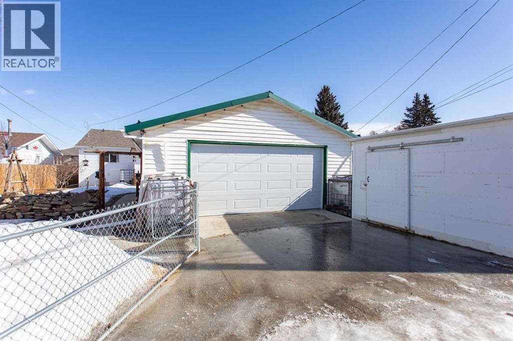 4731 48 Avenue, Lacombe