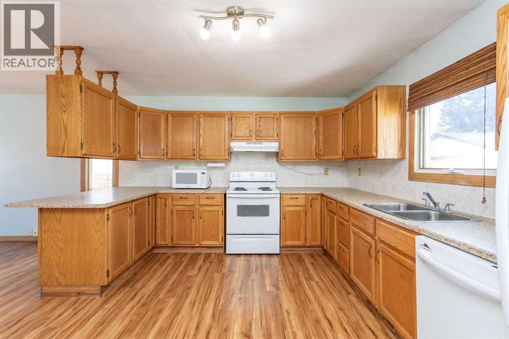 4731 48 Avenue, Lacombe