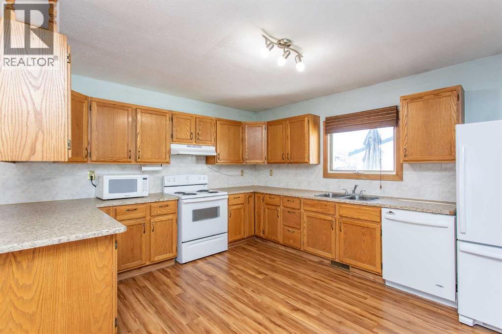 4731 48 Avenue, Lacombe