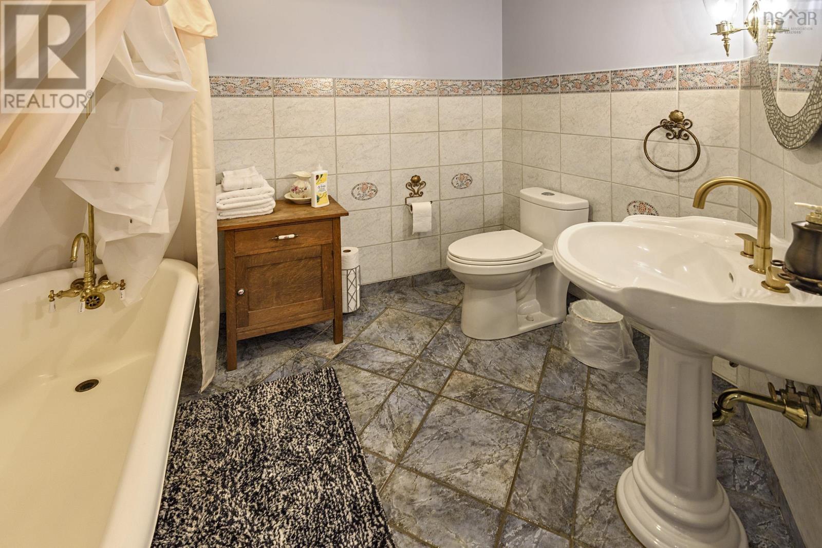 Property 30 of 40 of 82 Tower Road