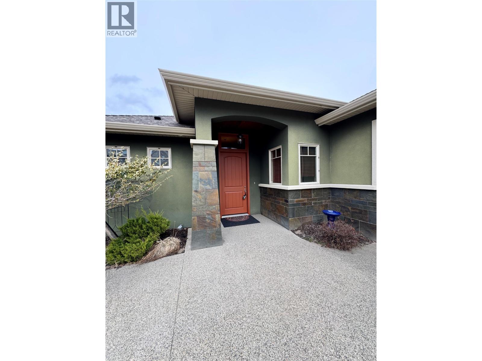 742 Crozier Avenue, Kelowna