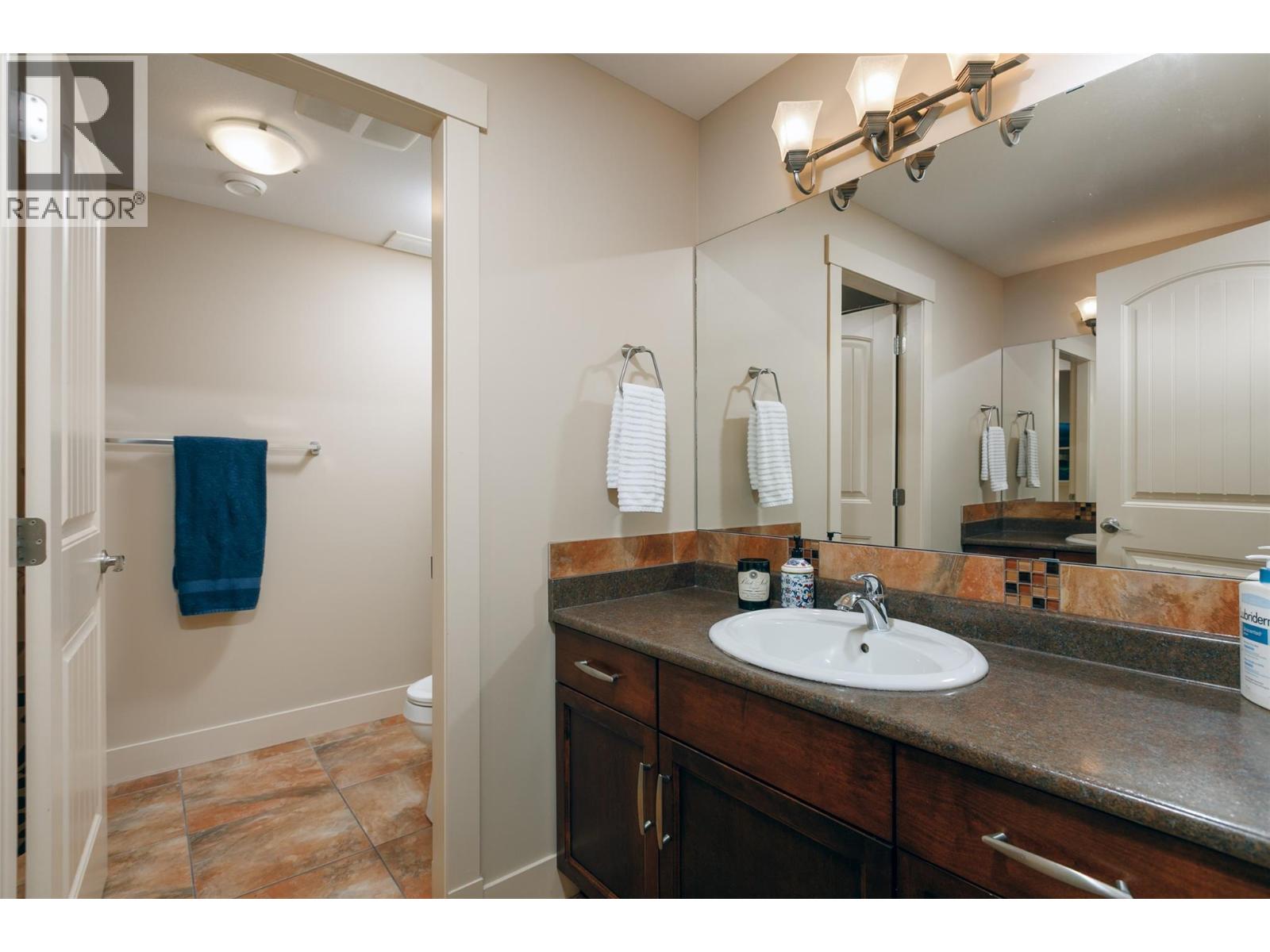 742 Crozier Avenue, Kelowna